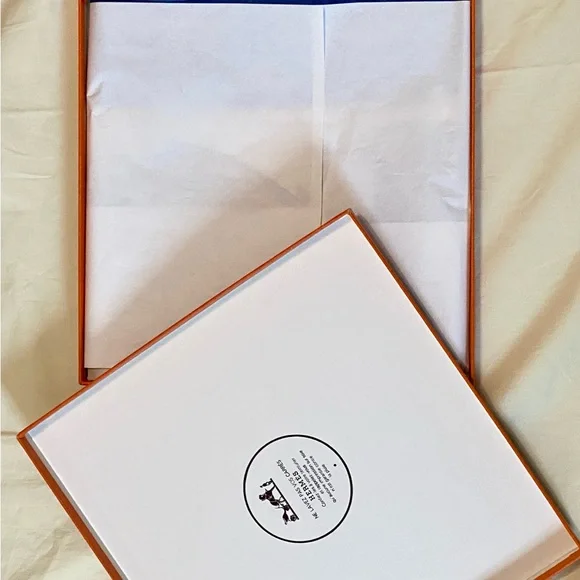 Vintage HERMES CERES Carre 90cm/35” Square Silk Scarf - NWOT with Original Box - Picture 13 of 13